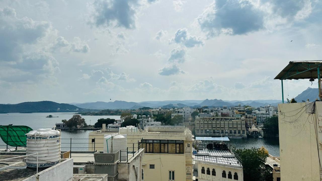 אודייפור Maa Ji House On Lake Pichola מראה חיצוני תמונה